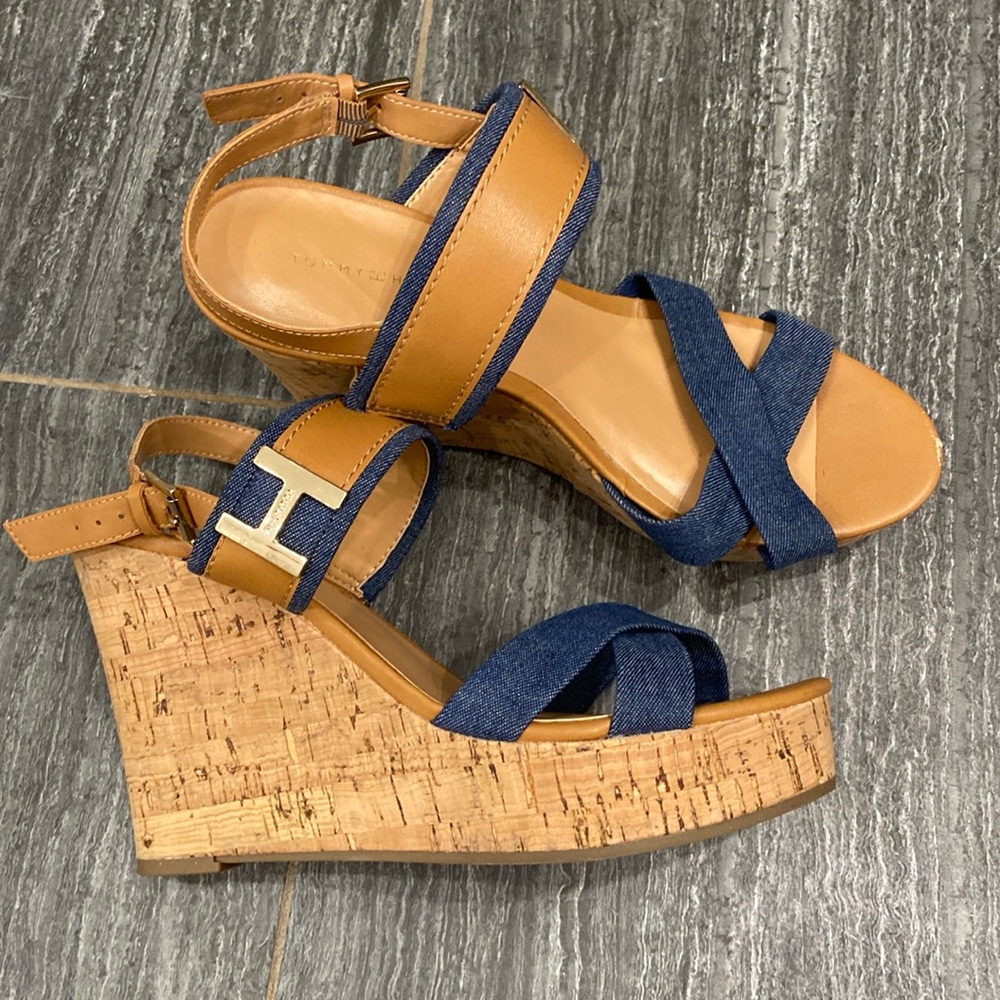 Womens 9 wedges Tommy Hilfiger